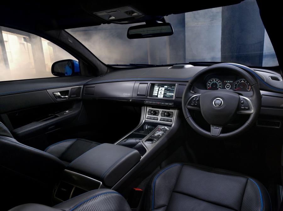  Jaguar XFR-S 2013 года  (фото 34 из 61)